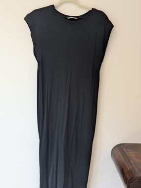 ZARA Sleeveless Black Knit Midi Dress